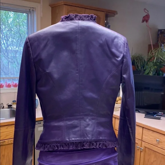 Italian Purple Ruffled Women's Jacket - Picture 4 of 7